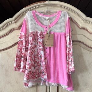 NWT POL Pink Floral Patchwork Crochet-Trim Henley Top size Small